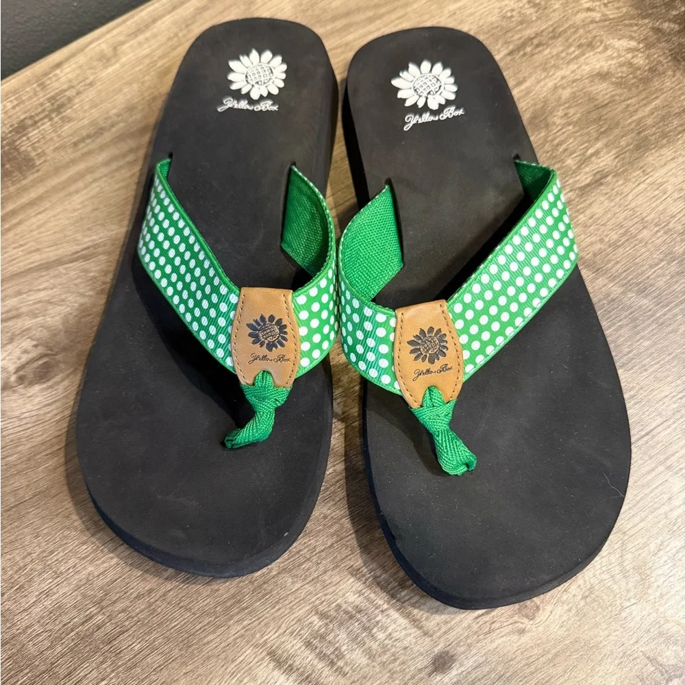 Yellow Box Black Footbed Green Polka Dot Strap Flip Flop Sandals - Picture 5 of 5
